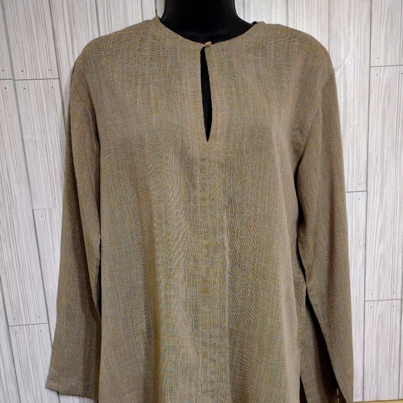 Gorgeous tunic style blouse - Picture 1 of 3